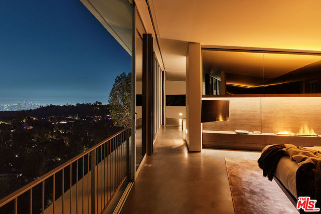 2500 Briarcrest Road, Beverly Hills CA: https://media.crmls.org/mediaz/ade60dce-2ee6-443f-99b5-ea94190f112e.jpg