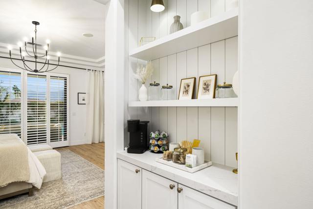 33 Calle La Reina, Rancho Mirage CA: https://media.crmls.org/mediaz/ade63093-a5bc-487a-8ebe-9a25309b4f6c.jpg