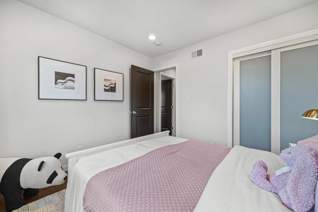 851 Peary Lane, Foster City CA: https://media.crmls.org/mediaz/ade75e32-b920-4a3d-9881-4f8809e5e2ab.jpg