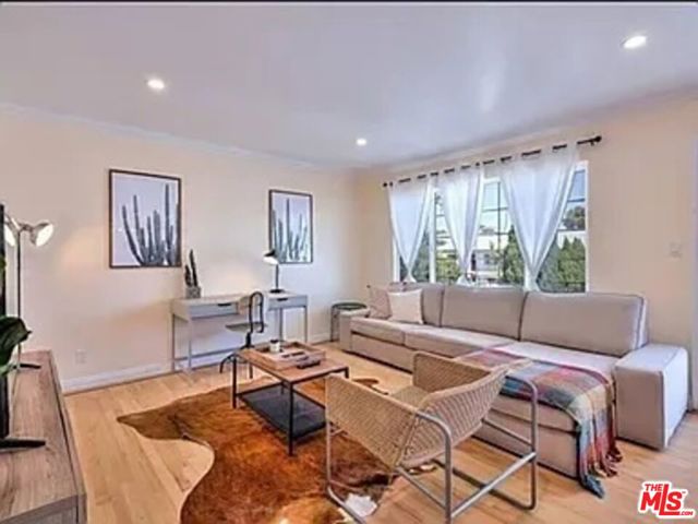 1028 12th Street, Santa Monica CA: https://media.crmls.org/mediaz/ade78a8e-1662-465f-a1ad-f2226739c8f6.jpg