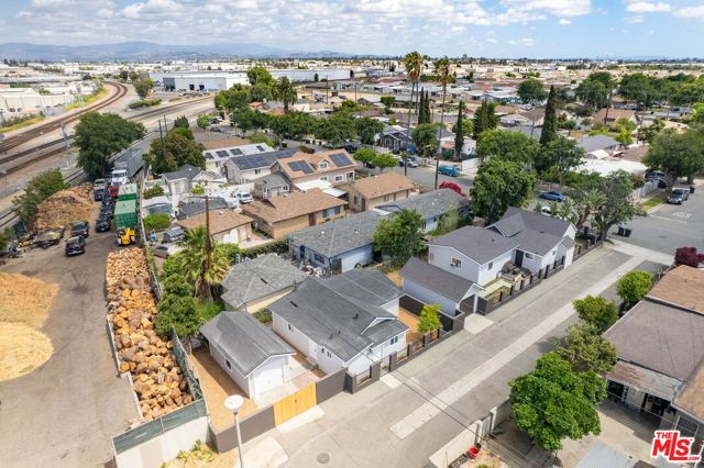 503 E Truslow Avenue, Fullerton CA: https://media.crmls.org/mediaz/ade79eca-0cc5-4d4d-8984-e3c2e2ea4a7c.jpg