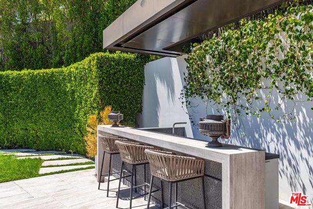 1740 Bel Air Road, Los Angeles CA: https://media.crmls.org/mediaz/ade8a9ec-9d74-4905-8185-099b466cfd15.jpg