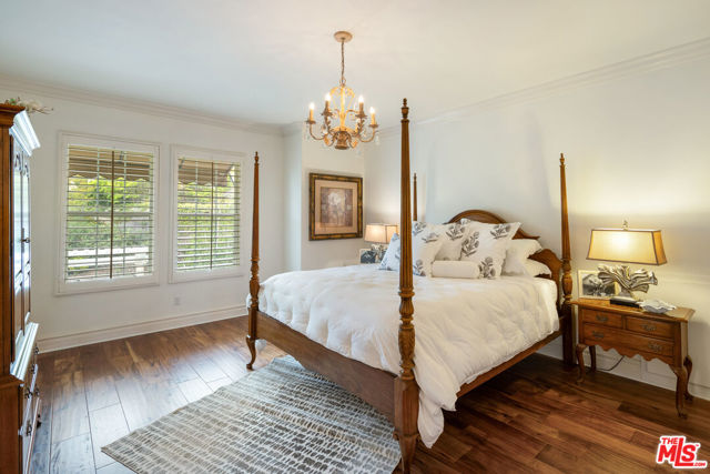 26841 Greenleaf Court, Valencia CA: https://media.crmls.org/mediaz/ade8dedb-1643-4299-81bc-4d47f0d7d538.jpg