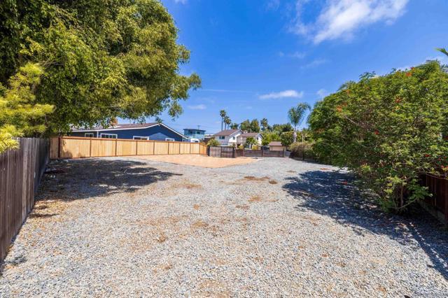 722 Piedras Oro Calle, Encinitas CA: https://media.crmls.org/mediaz/ade9226d-3d85-4372-912b-9dd211ffe58a.jpg