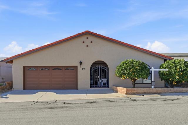 Detail Gallery Image 3 of 48 For 634 via Santa Cruz, Vista,  CA 92081 - 2 Beds | 2 Baths