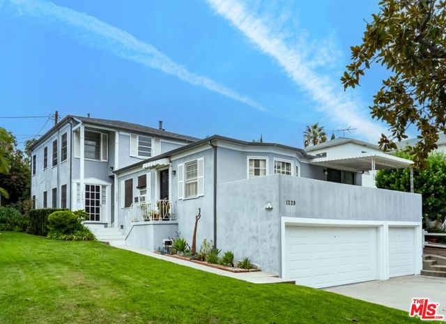 1229 Smithwood Drive, Los Angeles CA: https://media.crmls.org/mediaz/adeadb72-c3d7-48a9-ad06-01b3e39f8a97.jpg