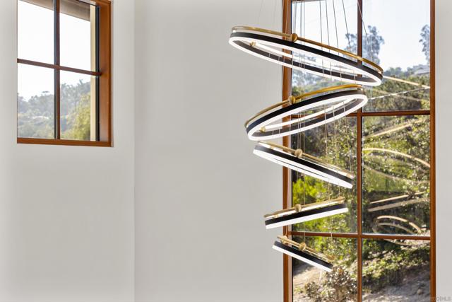 5758 60 Las Palomas, Rancho Santa Fe CA: https://media.crmls.org/mediaz/adeb554e-2c99-4f96-9c05-40314887d20a.jpg