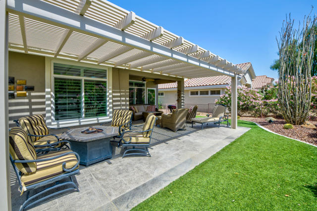78391 Desert Willow Drive, Palm Desert CA: https://media.crmls.org/mediaz/adeb7a03-e6dd-4fc8-85a6-4d80733ecb11.jpg