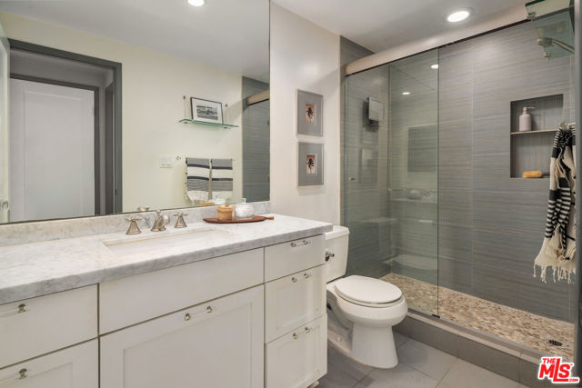 1133 N Clark Street, West Hollywood CA: https://media.crmls.org/mediaz/adeba20d-0064-4a18-b63d-5c9abeee74c7.jpg