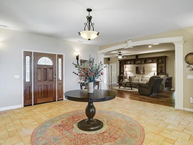 31755 Rancho Vista Road, Temecula CA: https://media.crmls.org/mediaz/adebc41f-f4b9-436e-b65b-a591d9784e85.jpg