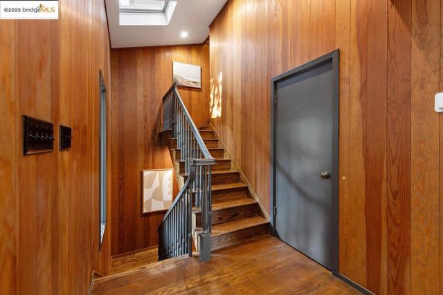 99 Lexford Rd, Piedmont CA: https://media.crmls.org/mediaz/adecde42-9e07-4c40-9d3b-b9f620f80a35.jpg