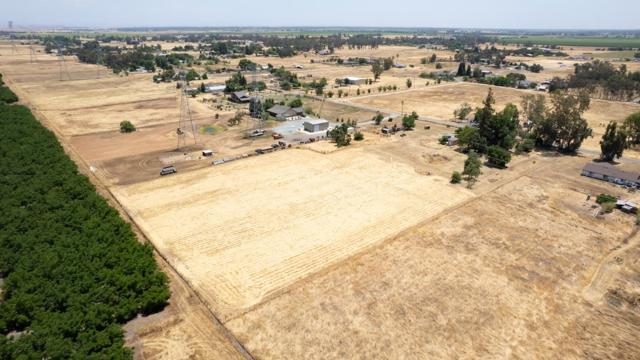 11835 Hobday Road, Wilton CA: https://media.crmls.org/mediaz/aded2b9f-62ef-4eec-a843-18009914987f.jpg