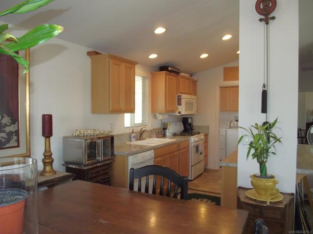 35109 Highway 79, Warner Springs CA: https://media.crmls.org/mediaz/aded4cb9-8f25-4af2-bc23-e67e8e76e496.jpg