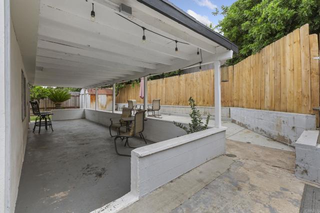 642 Carlsbad St., Spring Valley CA: https://media.crmls.org/mediaz/aded7723-c511-4670-abc8-00b167e71238.jpg