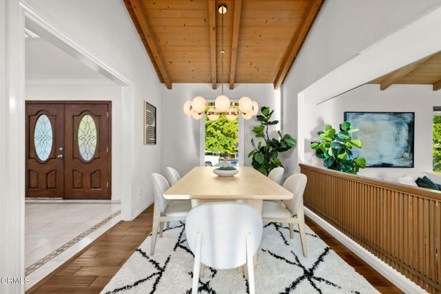 9545 Creemore Place, Tujunga CA: https://media.crmls.org/mediaz/aded7965-a9fe-483a-9acb-e20747f74f49.jpg