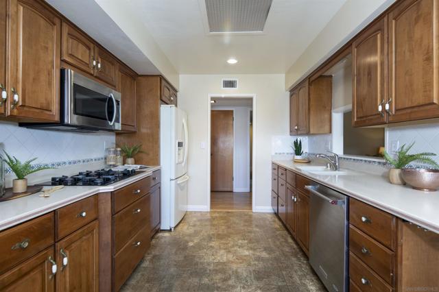 1945 Goldboro Street, San Diego CA: https://media.crmls.org/mediaz/aded82bb-c13d-46da-9244-5b1f9eeda482.jpg