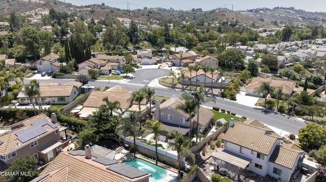 4016 Blairwood Drive, Moorpark CA: https://media.crmls.org/mediaz/adee1855-9f14-4f87-89f3-1566e34dabe9.jpg