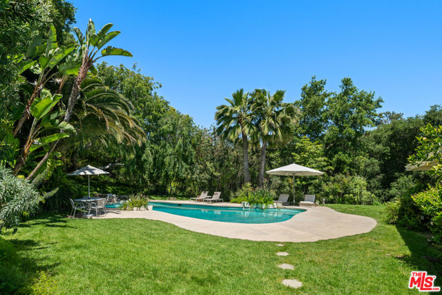11556 Bellagio Road, Los Angeles CA: https://media.crmls.org/mediaz/adee19f7-8717-460d-b60d-694a3065ee7f.jpg