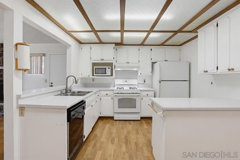 8495 Flanders - photo 9