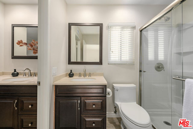 6652 Buttonwood Avenue, Oak Park CA: https://media.crmls.org/mediaz/adef742a-d5a0-48a4-a4da-8d0ea9709b80.jpg