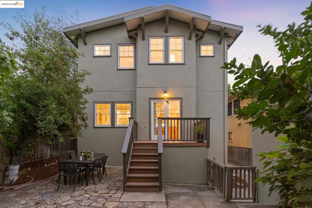 1071 Harvard Rd, Piedmont CA: https://media.crmls.org/mediaz/adf00b09-0ae8-4db7-9375-4bcc830ba737.jpg