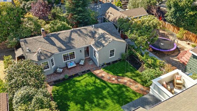 1247 Sherman, Alameda CA: https://media.crmls.org/mediaz/adf057f6-2c74-4e08-830b-400cd672d4df.jpg