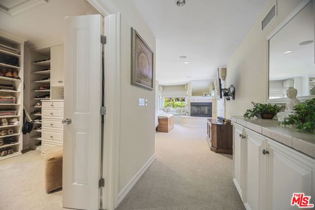 2660 Carman Crest Drive, Los Angeles CA: https://media.crmls.org/mediaz/adf094aa-629d-4fb6-a161-0895c7d2b558.jpg