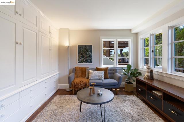 2583 Buena Vista Way, Berkeley CA: https://media.crmls.org/mediaz/adf0ce87-4811-41c3-9206-0868c7a43f28.jpg