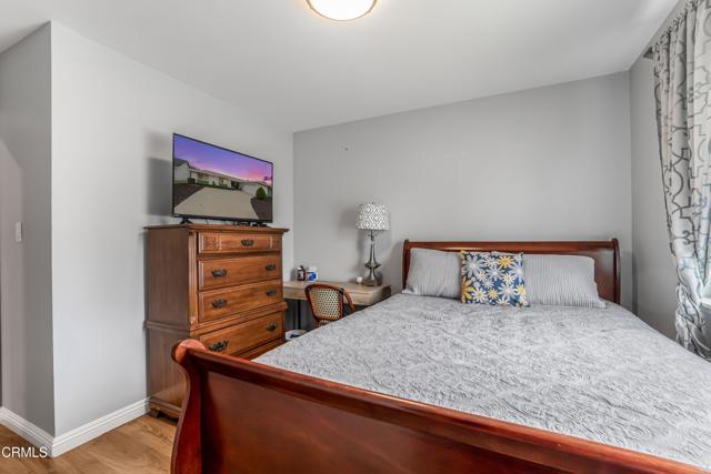 1215 Lawrence Way, Oxnard CA: https://media.crmls.org/mediaz/adf1b154-f340-4e45-98a8-12dece005fd5.jpg