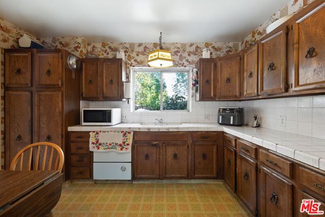 6655 Lindley Avenue, Reseda CA: https://media.crmls.org/mediaz/adf1b850-ae6f-4dbc-a96c-736faf56f4ef.jpg