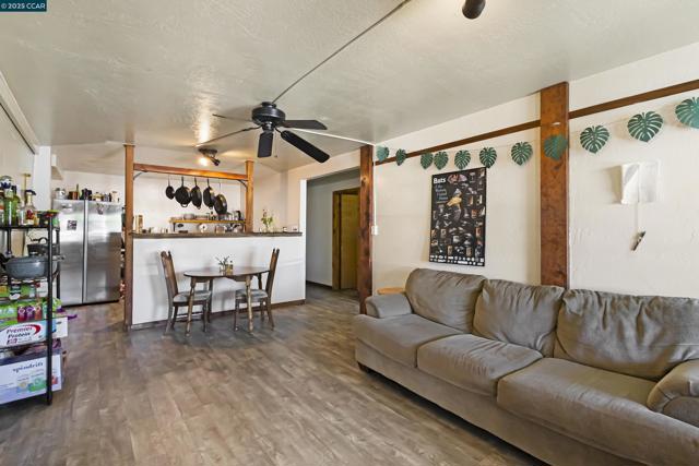 2266 E Main Street, Quincy CA: https://media.crmls.org/mediaz/adf2690a-ff28-4aa2-b796-2d327717c742.jpg
