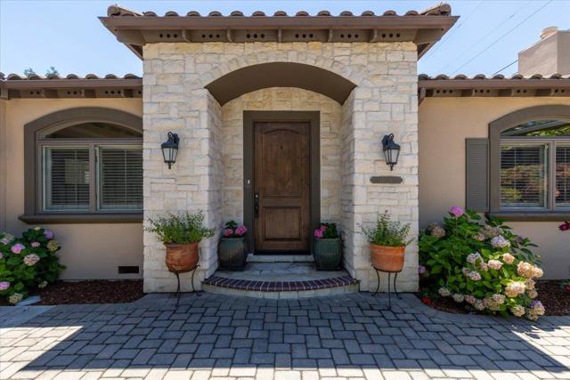 17820 Daves Avenue, Monte Sereno CA: https://media.crmls.org/mediaz/adf34322-252a-4aa7-8e8c-5a3836e60575.jpg