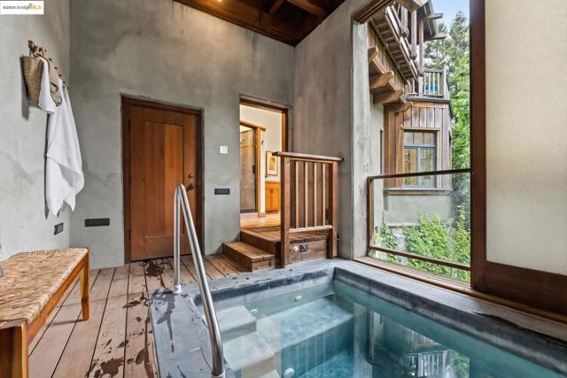 105 Vicente, Berkeley CA: https://media.crmls.org/mediaz/adf361a8-4c42-4514-a95b-7675cf497071.jpg