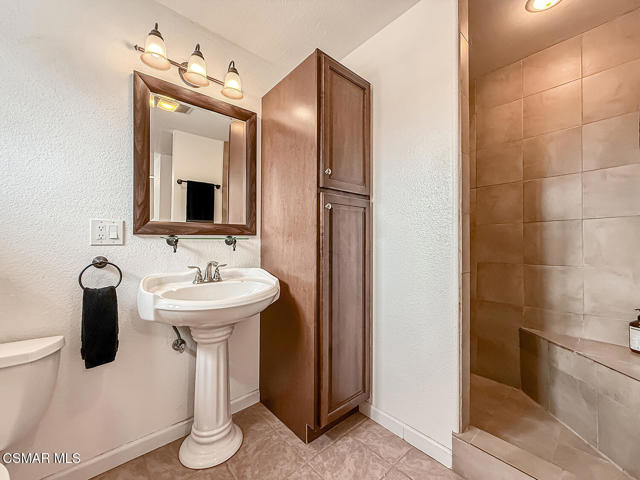 3307 Rainbow Creek Circle, Thousand Oaks CA: https://media.crmls.org/mediaz/adf37c31-82df-47ae-82a1-5fac8c1b46bf.jpg