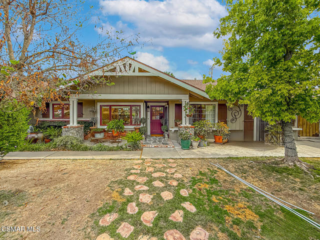 1888 El Monte Drive, Thousand Oaks CA: https://media.crmls.org/mediaz/adf3a977-9fcd-496a-a45c-aefcdfbb7adb.jpg