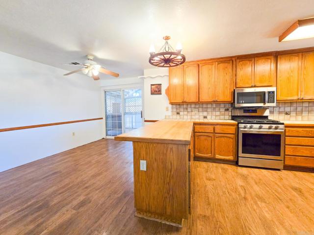 1804 El Cajon Lane, Ramona CA: https://media.crmls.org/mediaz/adf400fa-43eb-477c-a0c3-6ae59aaa5dae.jpg