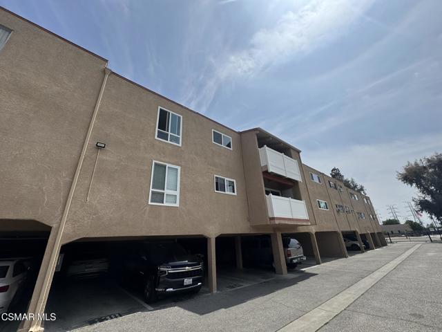10331 Lindley Avenue, Porter Ranch CA: https://media.crmls.org/mediaz/adf46df8-288d-405c-9dcd-348932ec715f.jpg