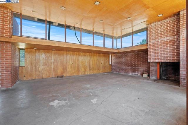 6400 Mines Rd, Livermore CA: https://media.crmls.org/mediaz/adf480fd-d16b-48be-9bdd-3885f9055d73.jpg