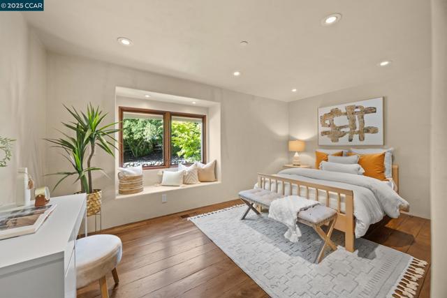 80 Rheem Blvd, Orinda CA: https://media.crmls.org/mediaz/adf50721-b54c-4037-b467-9cb5ad2b9209.jpg