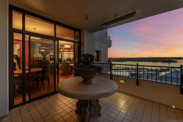 700 W Harbor Dr, San Diego CA: https://media.crmls.org/mediaz/adf5a540-7a83-4258-86fe-7110ba13aa3f.jpg