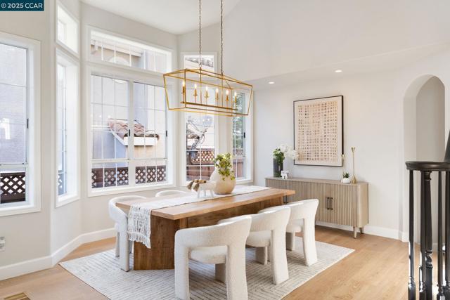 508 Zenith Ridge Dr, Danville CA: https://media.crmls.org/mediaz/adf5bec2-64ac-4acb-be46-151912deb26e.jpg