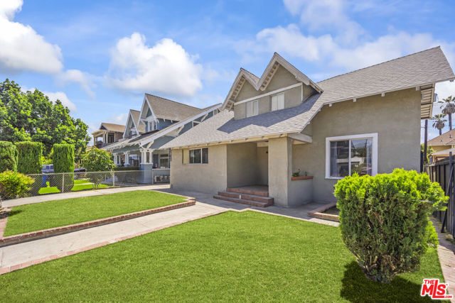 1745 S Kingsley Drive, Los Angeles CA: https://media.crmls.org/mediaz/adf5c628-a27a-4f80-80c5-1319f85be8ee.jpg