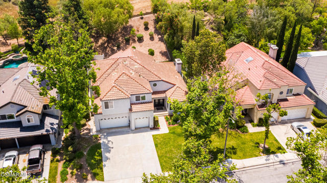 11554 Chestnut Ridge Street, Moorpark CA: https://media.crmls.org/mediaz/adf63917-315f-4e2d-9fc4-2fc6ac859470.jpg