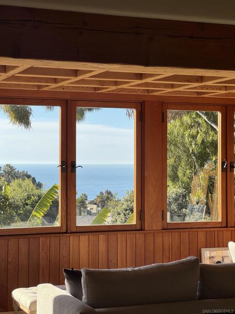2665 Idle Hour Lane, La Jolla CA: https://media.crmls.org/mediaz/adf66435-9389-4660-87dc-609ebdfc1b37.jpg
