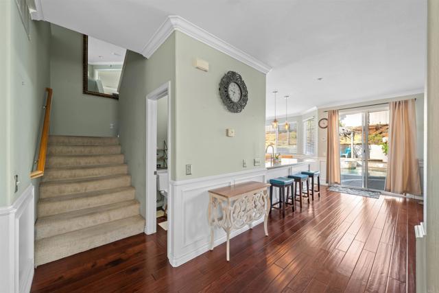 1312 Summer Ct, Vista CA: https://media.crmls.org/mediaz/adf6ba99-3060-4fe5-bc07-8ff6800c305d.jpg