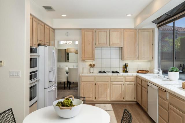 2094 Paseo Del Oro, San Jose CA: https://media.crmls.org/mediaz/adf7326a-44b7-4738-b149-2d1a2f0d01fb.jpg