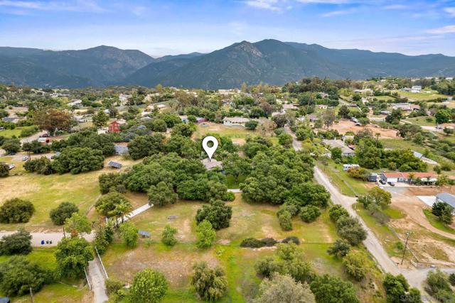 15847 Mac Tan Ln, Valley Center CA: https://media.crmls.org/mediaz/adf76bce-1e57-453d-af73-7c7e1aa1e63f.jpg