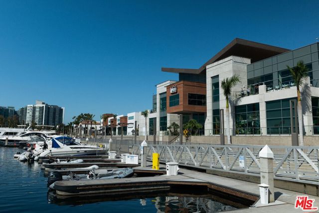 4080 Glencoe Avenue, Marina del Rey CA: https://media.crmls.org/mediaz/adf77f37-3e7e-483c-b104-9e57d6fa8adf.jpg