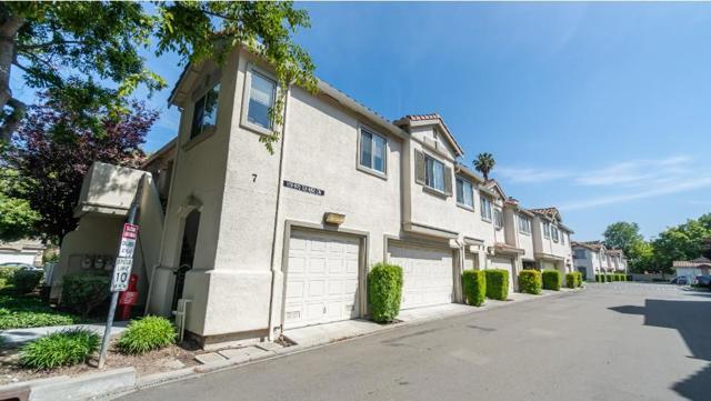 1171 Tea Rose Circle, San Jose CA: https://media.crmls.org/mediaz/adf79a0a-5992-4fce-8595-2191b888874e.jpg