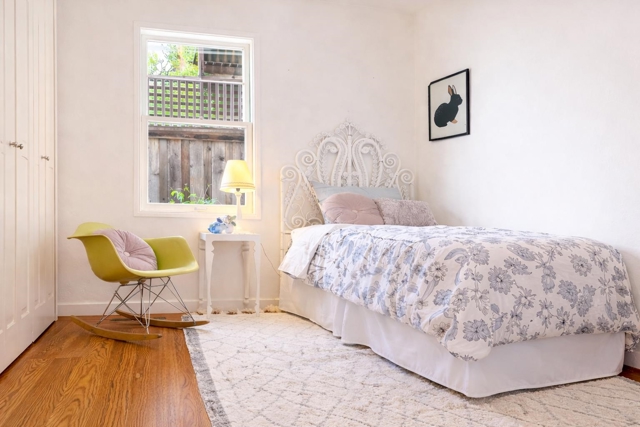 28 Marina Court Dr, San Rafael CA: https://media.crmls.org/mediaz/adf84d75-b330-4758-bebb-8f6cf0dc9fae.jpg